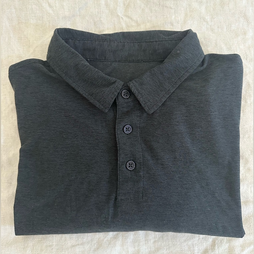 Vuori Strato Tech Polo - Charcoal Heather (M)